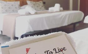 Naples To Live